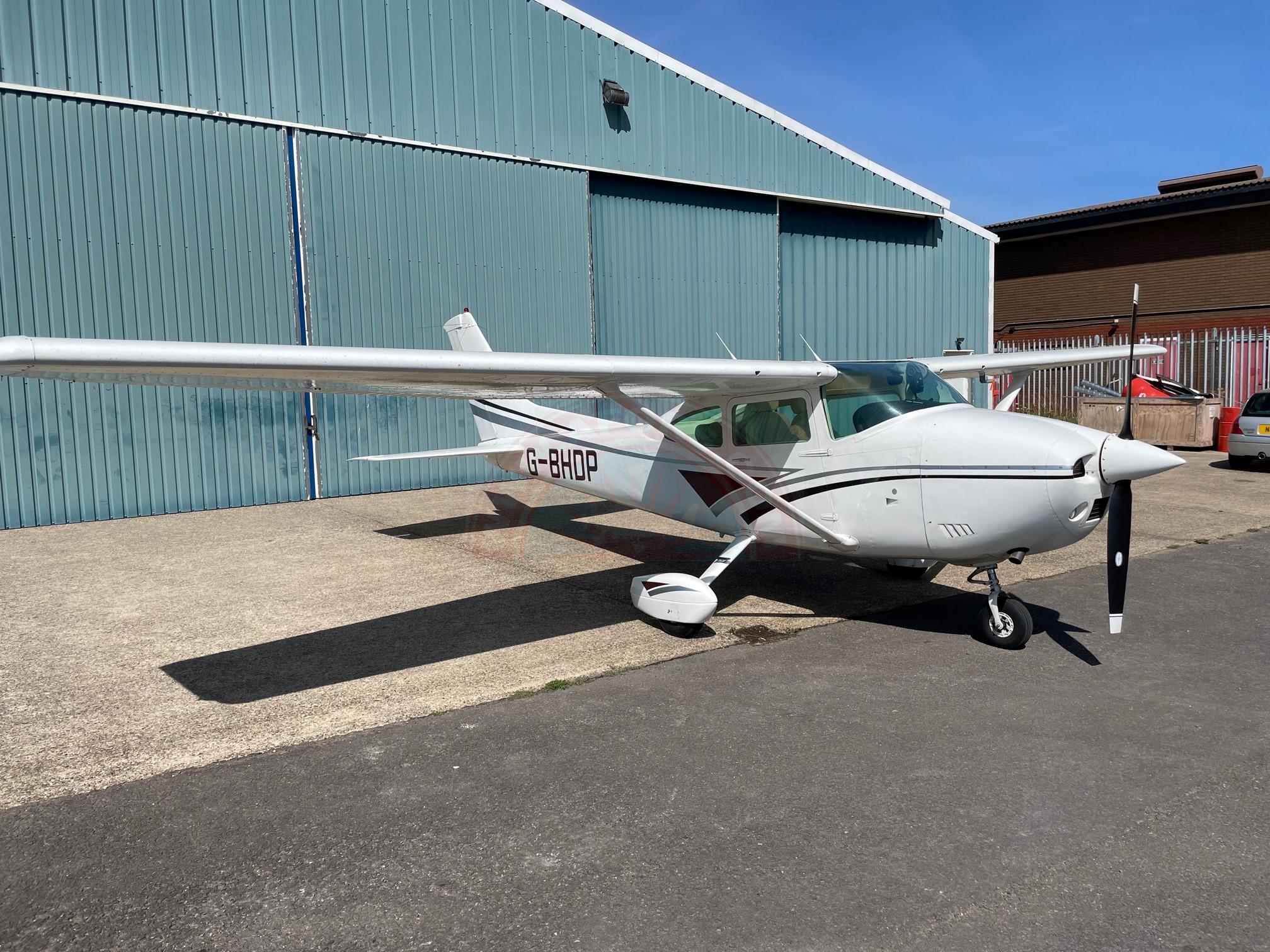 CESSNA F182Q (SKYLANE)