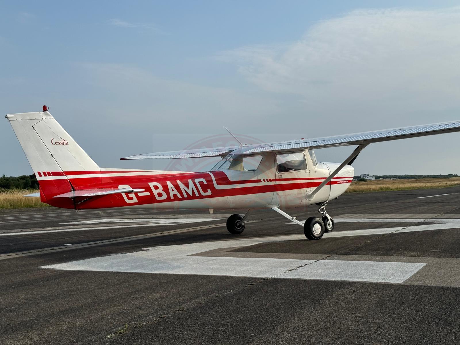 The sun shines on the mountains and trees (by Adam Kool on Unsplash)