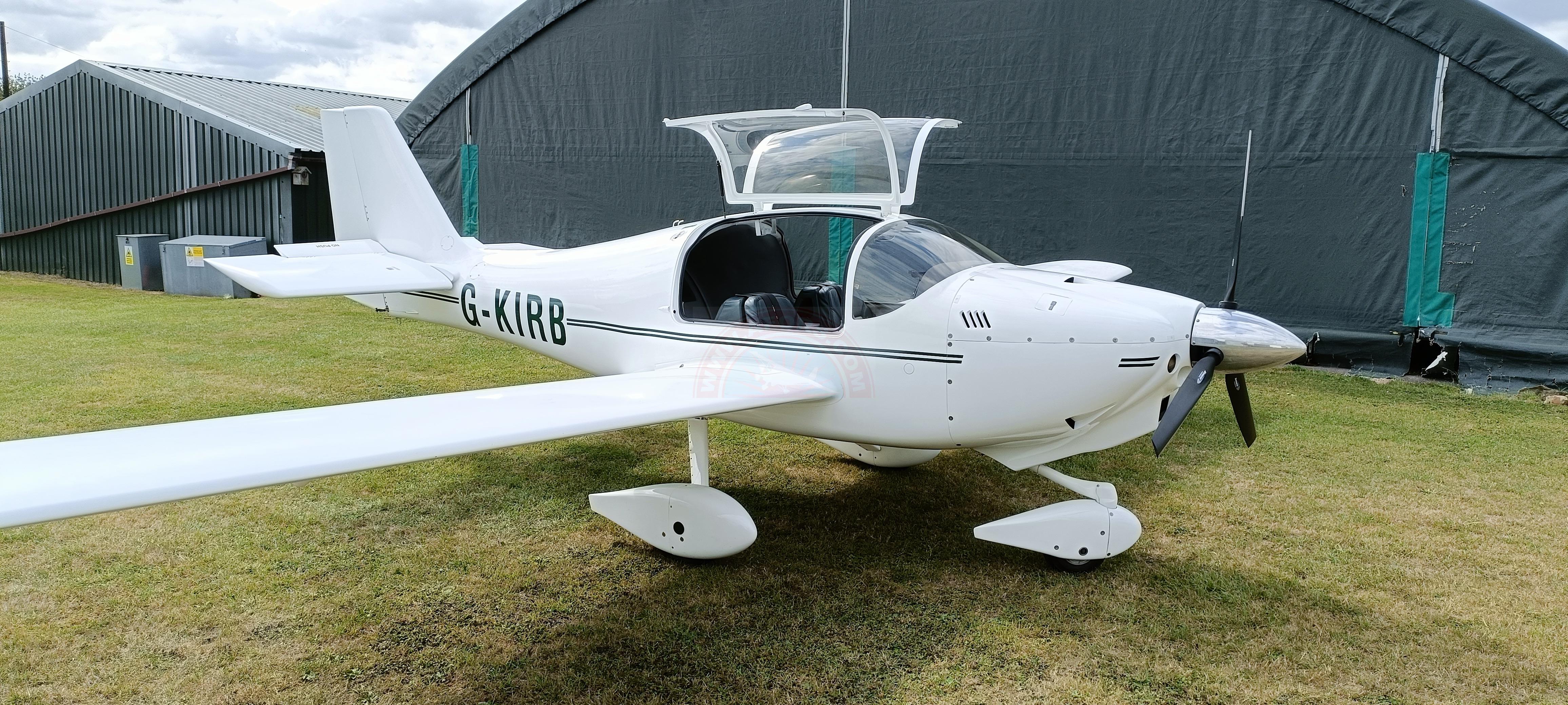 The sun shines on the mountains and trees (by Adam Kool on Unsplash)