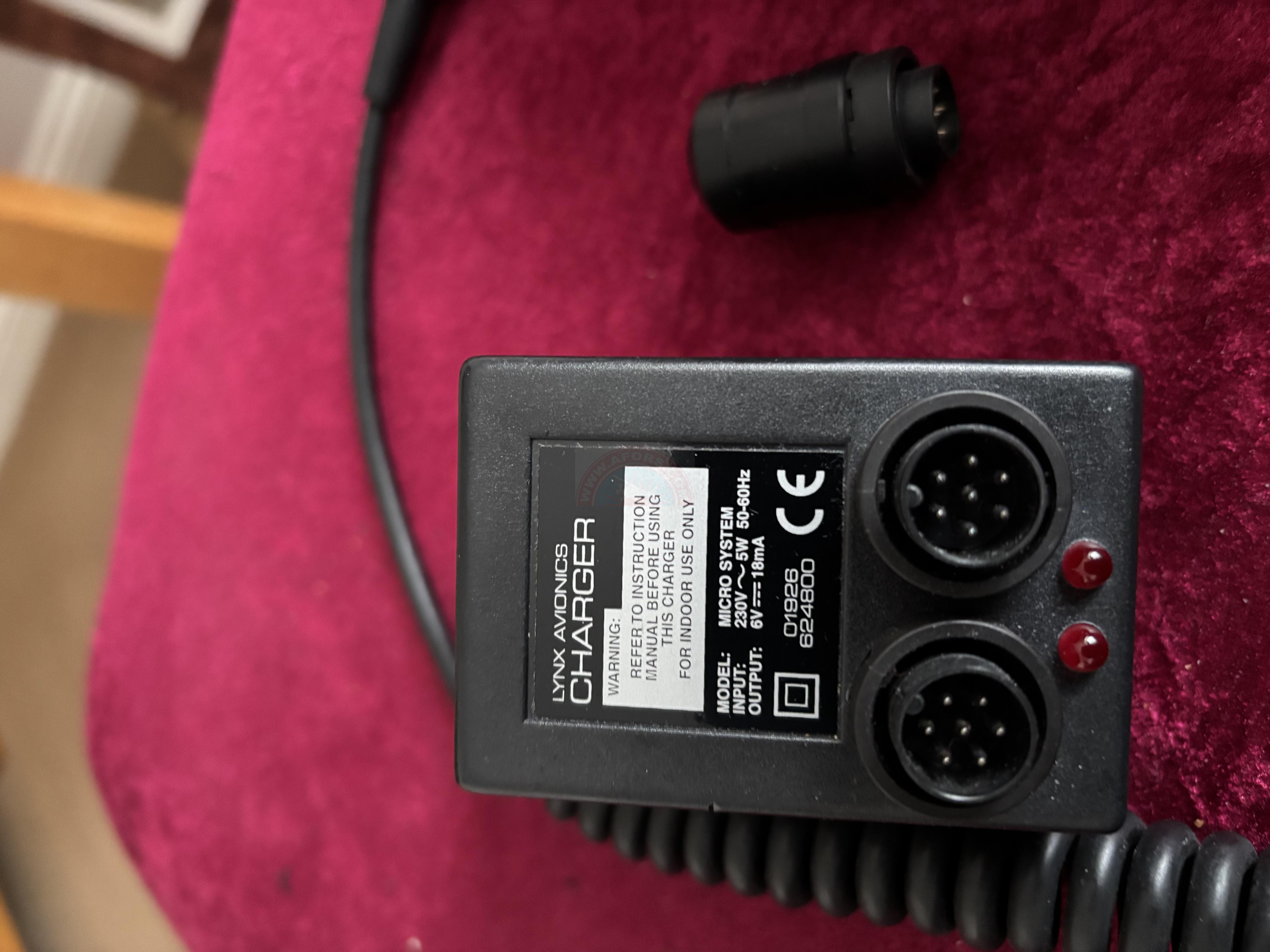 Lynx micro avionics head set charger and tester