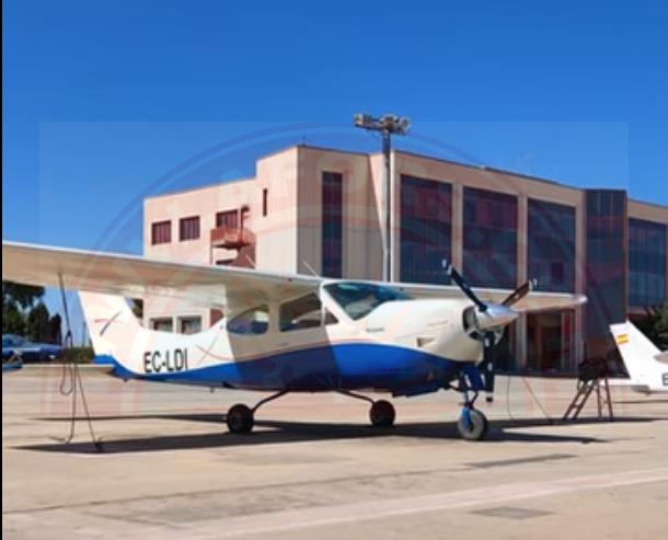 The sun shines on the mountains and trees (by Adam Kool on Unsplash)