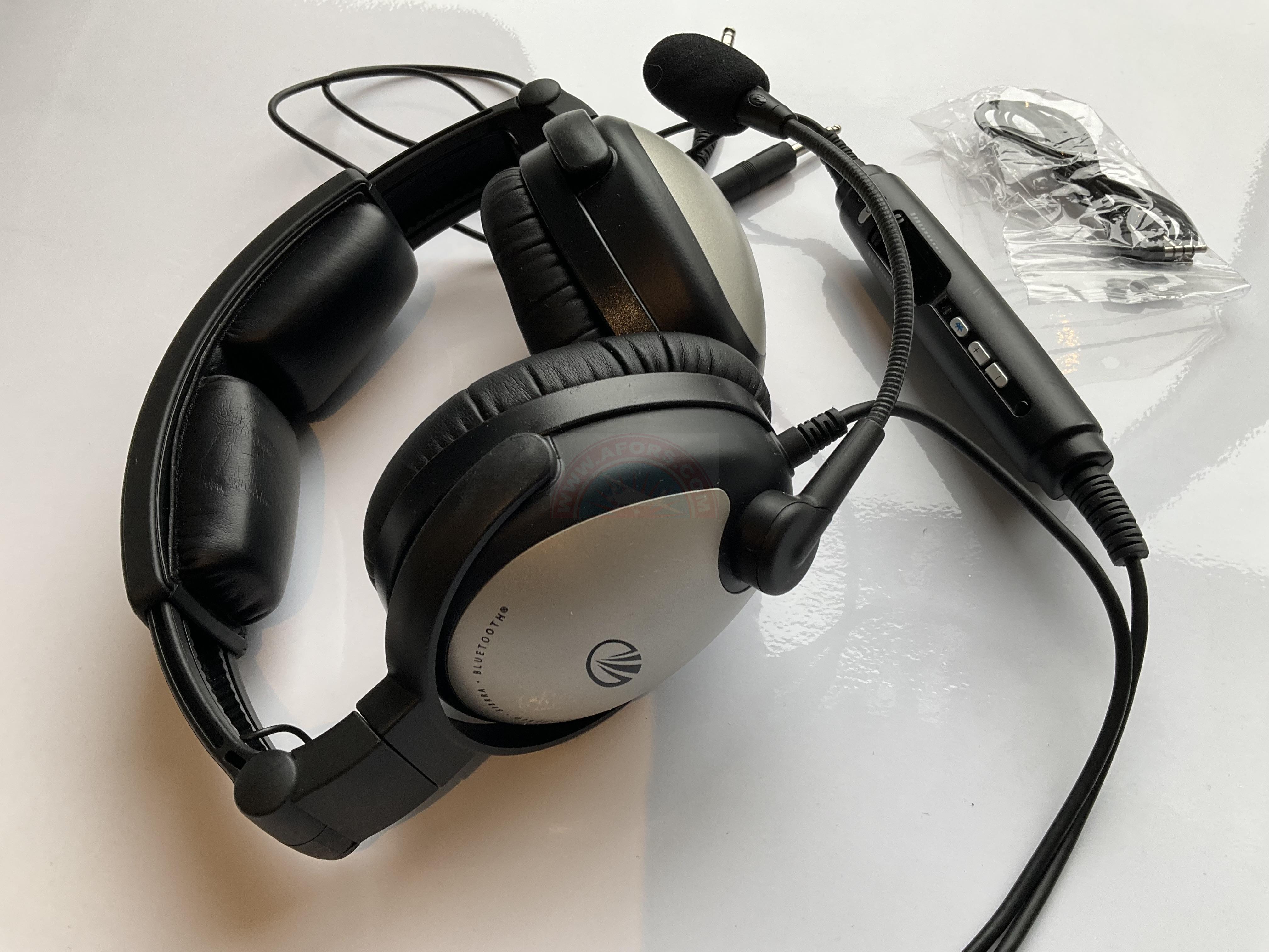 The sun shines on the mountains and trees (by Adam Kool on Unsplash)