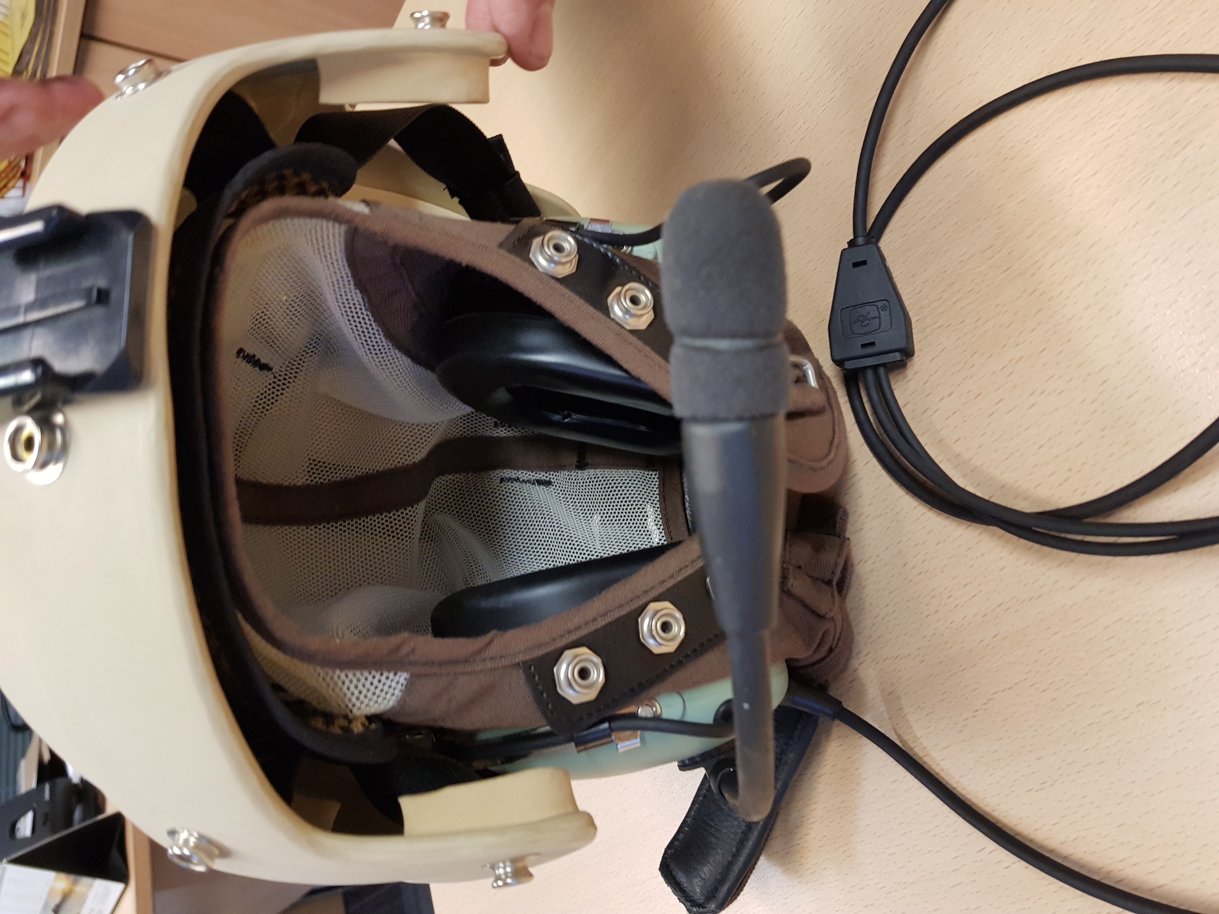 David Clark K10 series Helmet with H1013.4 headset afors advert No45750